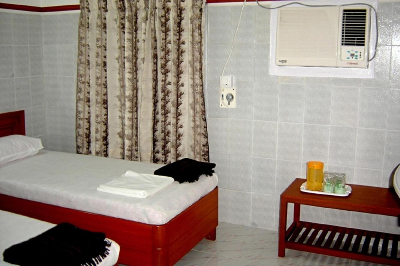 French Guest House ポンディシェリ エクステリア 写真